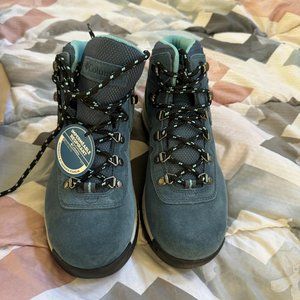Columbia Newton Ridge Hiking Boots